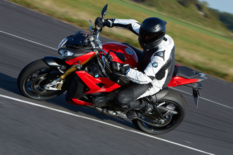 Illustration for article titled The BMW S 1000 R – New High-Performance Roadster Based On The S 1000 RR